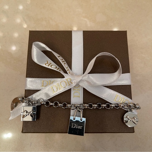 Dior Charm Bracelet 7.75” SilverTone Toggle Clasp Beauty Bundle Mini Addict Lip - Picture 8 of 14
